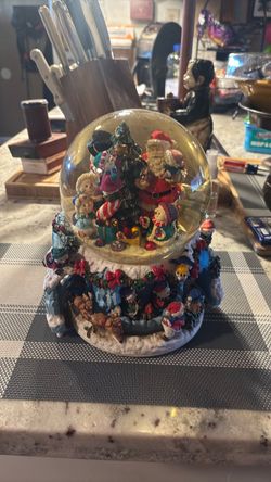 Christmas musical globe