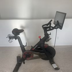 Peloton first gen bike