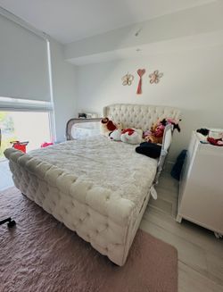 Queen Size Bed With Mattress