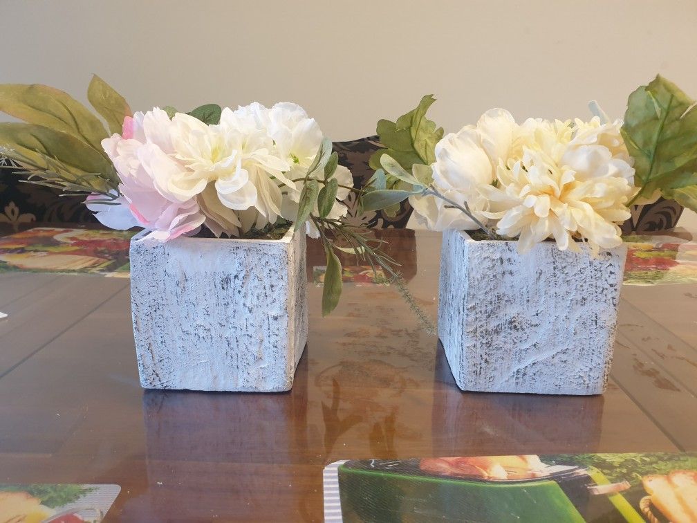 Pickup From LebanonTN 37087...New Beautiful Fake Flower Plant With Concrete Ceramic Pot...$10each.excellent Condition