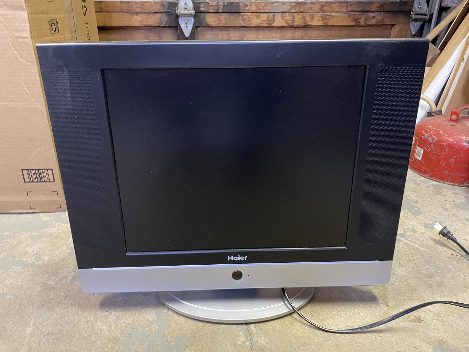 Haier  21” , TV With DVD And Remote Changer