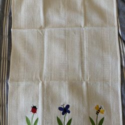 New Large Crate And Barrel Flower Bug Dish Towel 28.5” X 19”