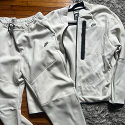 Nike Tracksuit Jacket And Sweats 