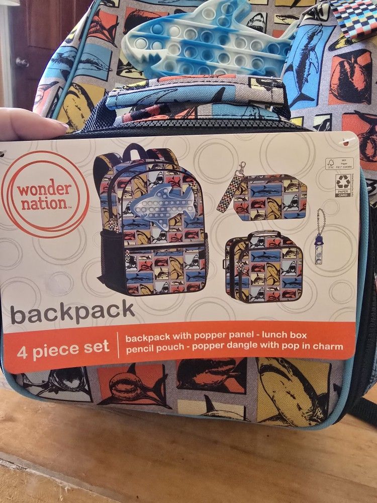 🆕️SHARK 4 PIECE BACK PACK SET. SEE ALL PICTURES