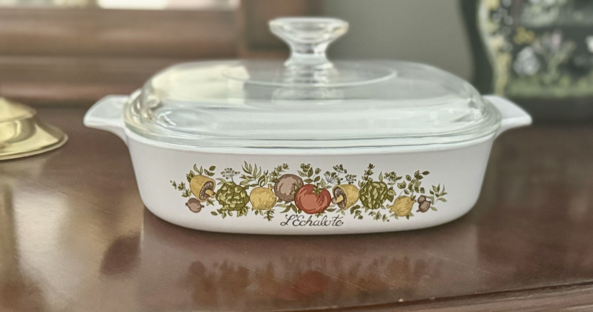 Vintage Corning ware Spice of life 1 3/4  with lid