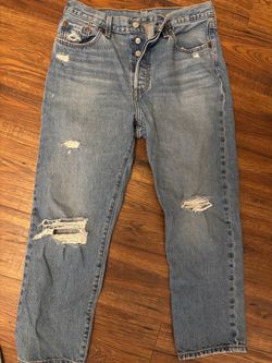 Original Womens Levi's 501 crop Distressed Light Wash Jeans