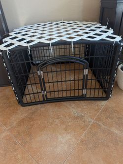 Indoor Chewy Pet Pen with door and top cover, Black/white