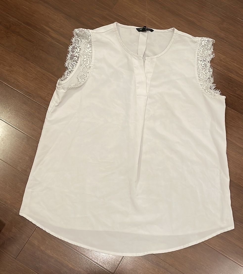 Banana republic Grey Blouse with lace