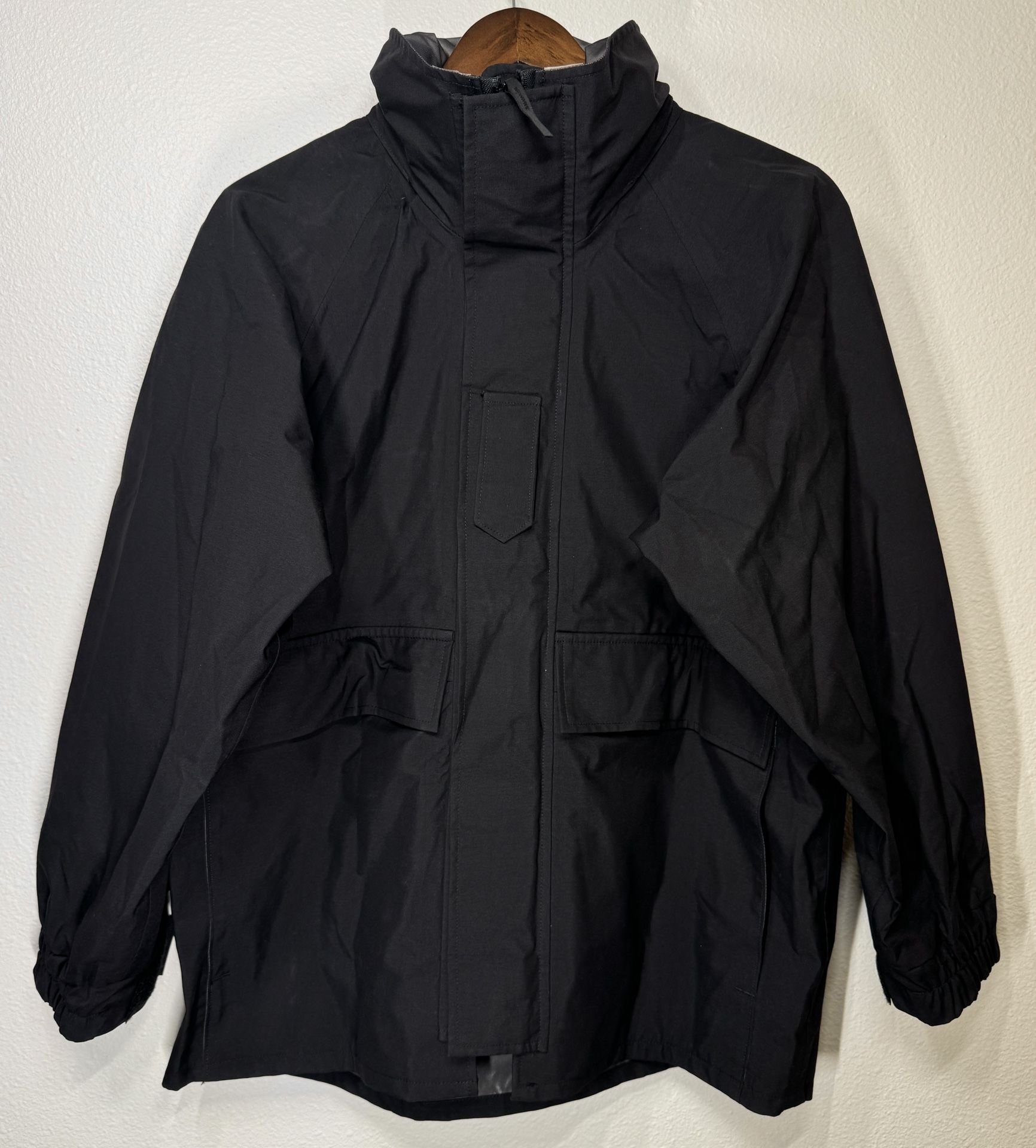 US Navy Cold Weather Gore-Tex Parka Hooded Black 8415-01-(contact info removed) Small XX-Short