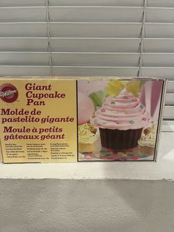 Giant Cupcake Pan / Molde de pastelito gigante