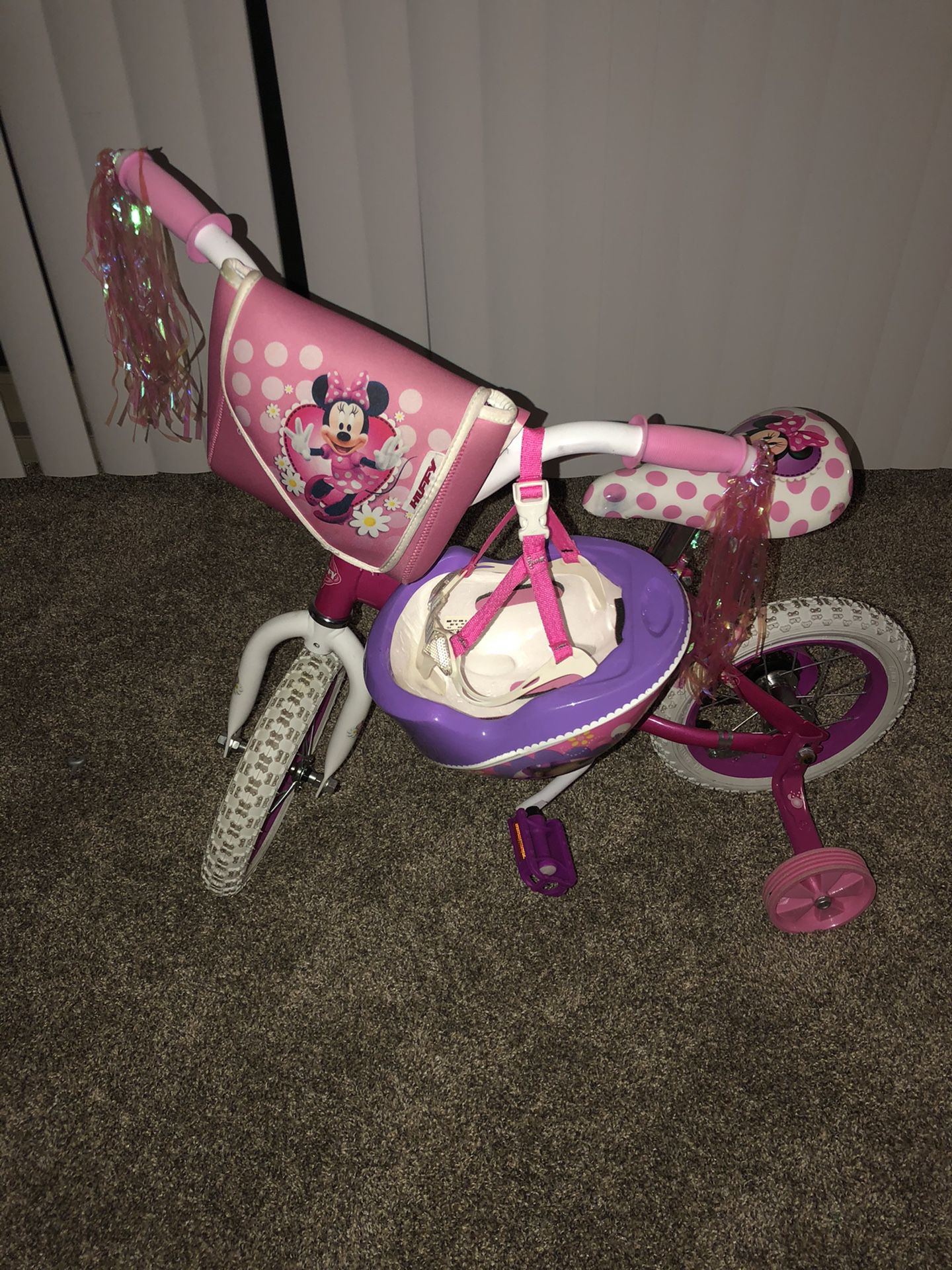 Minnie Mouse bike with training wheels