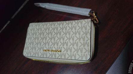 Michael Kors MK Signature Wristlet Wallet
