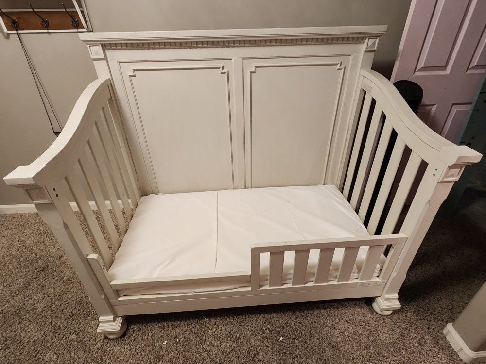 Heidi Klum Truly Scrumptious Crib, Toddler Rail, Full Size Bed Conversion Kit