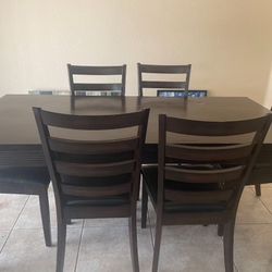 Table And Chairs Set 