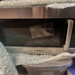 Brand new Never Used Or Installed Microwave/Convection Combo Oven