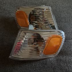 2002 Toyota Corolla Headlights 