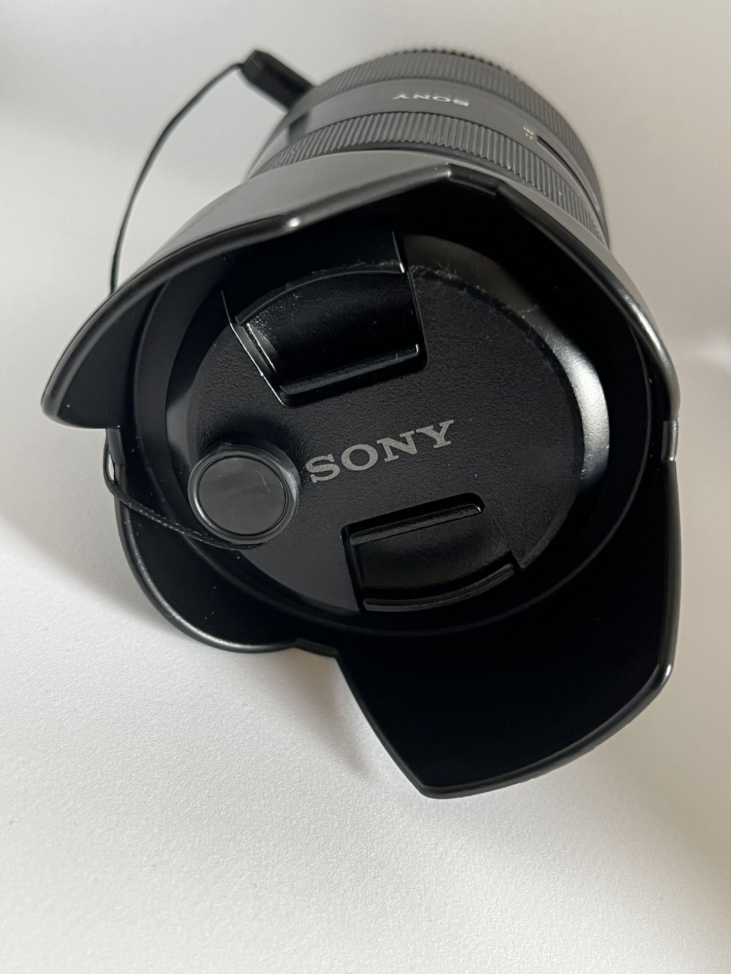 Sony SAL SAL16105 16-105mm f/3.5-5.6 AF A-mount Lens