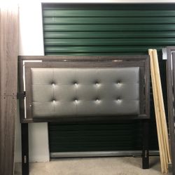 Queen Diamond Led Bed Set With 2 Night Stands 