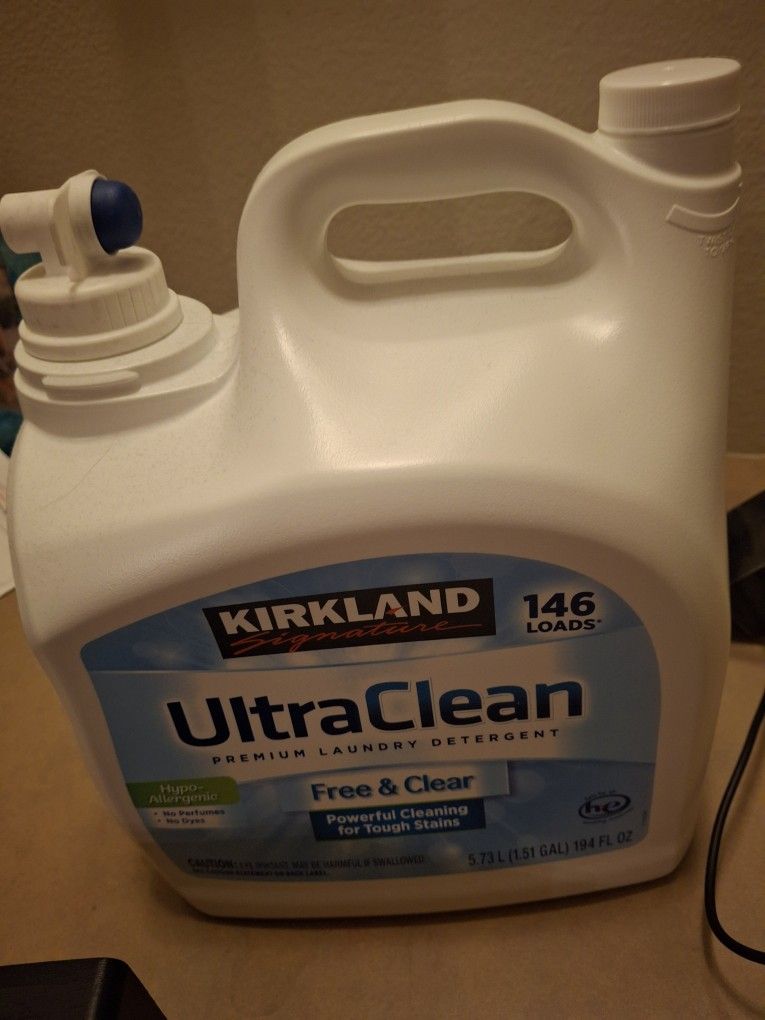 Kirkland Signature Detergent (146 Loads)