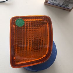 Toyota Tacoma Pick Up 1995 To 2004 Signal Lamp Driver Side Assembly 
