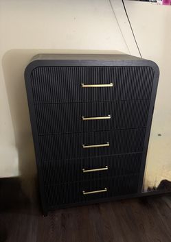 Black 5-Drawer Dresser / Chest - Modern Ribbed Design & Gold Hardware