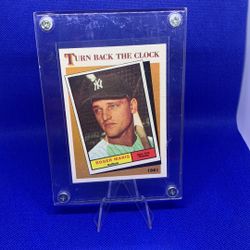 Roger Maris Topps MLB Baseball Card New York Yankees Hall of Fame Home Run Hitter 