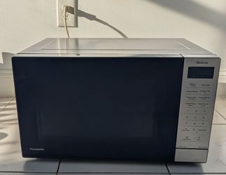 Panasonic Genius Inverter 1200W Countertop Microwave Oven