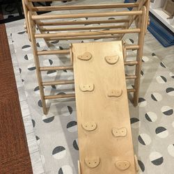 Wood & Hearts Pikler Triangle 