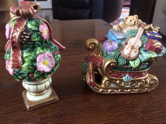 Never used, Christmas sleigh and potted plant salt and pepper shakers
