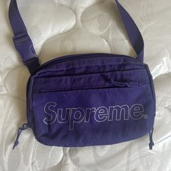 Supreme Shoulder Bag (FW18)