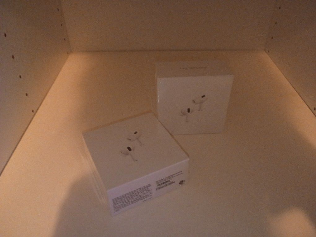 AIR POD PRO 2ND GEN/ Zay Listing