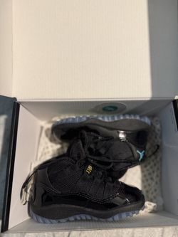 TODDLER SNEAKERS