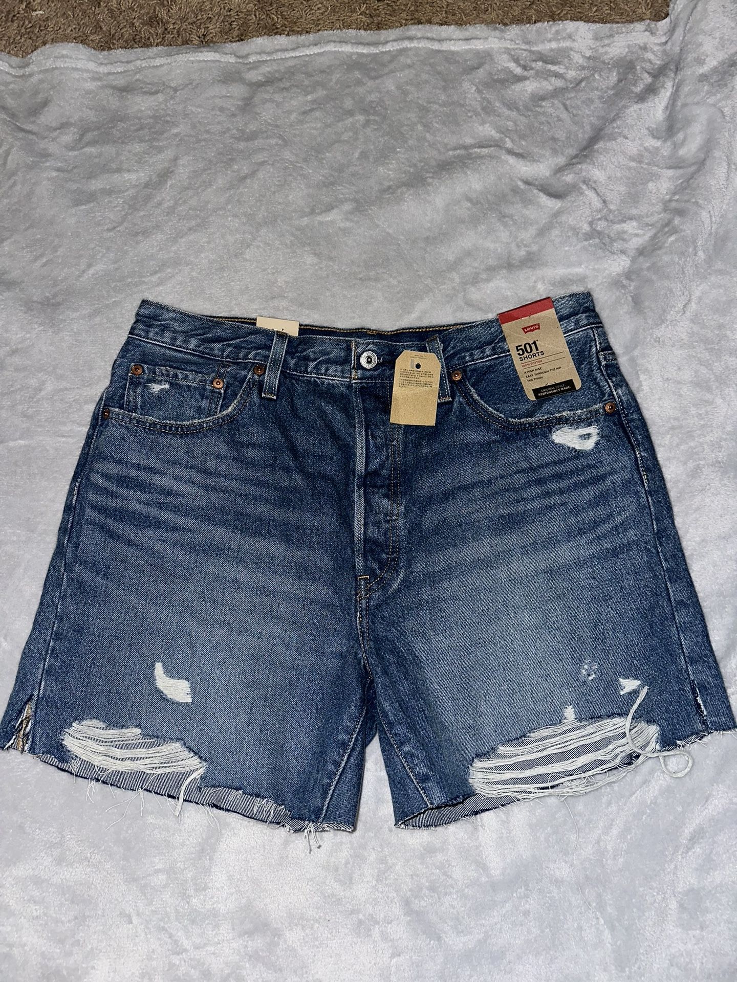 Women’s Brand New 501 Levi’s Midi Short 