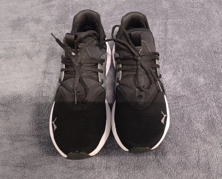 WOMEN'S PUMA FIT FOAMS (size 8)