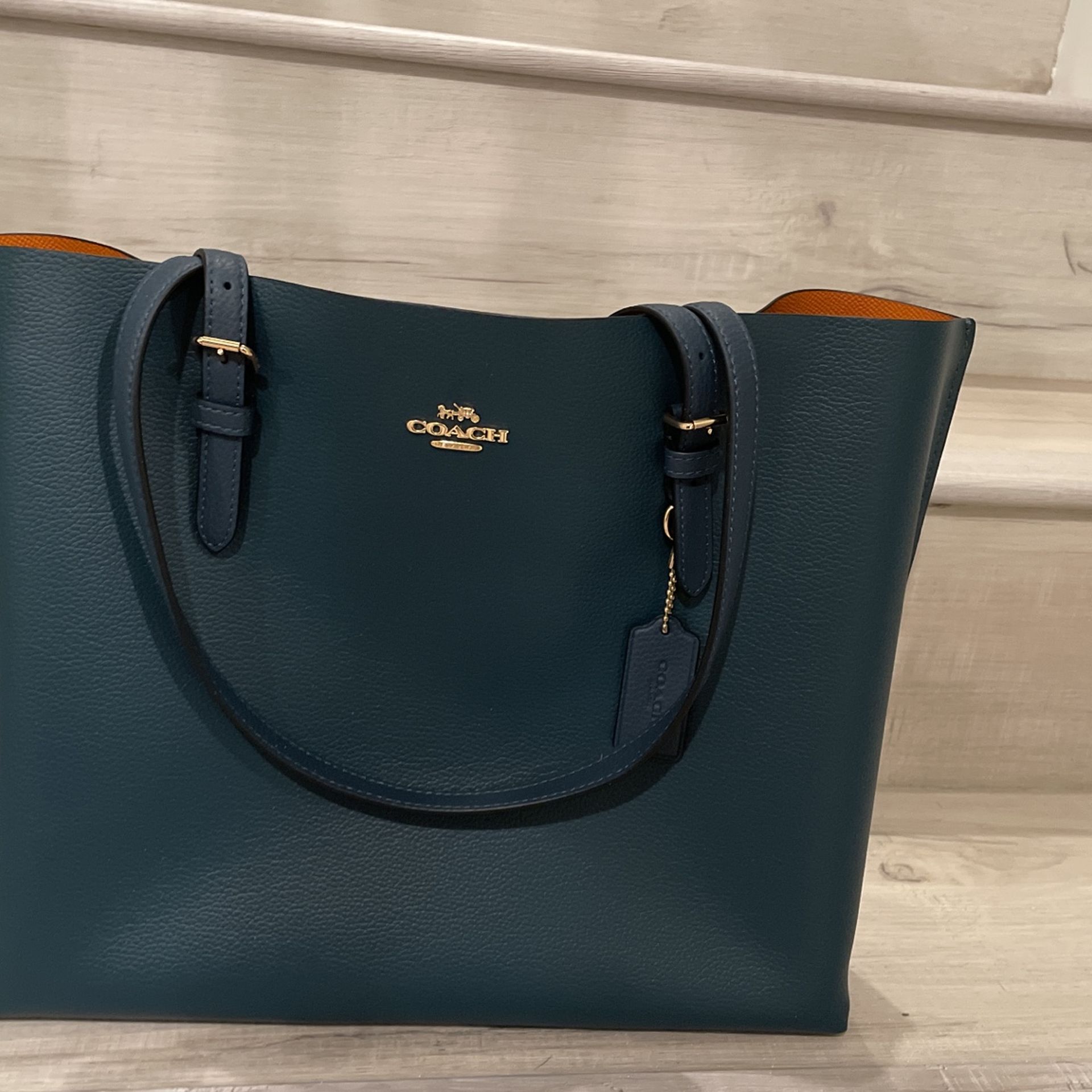 New Original Coach Purse Retailing At $378