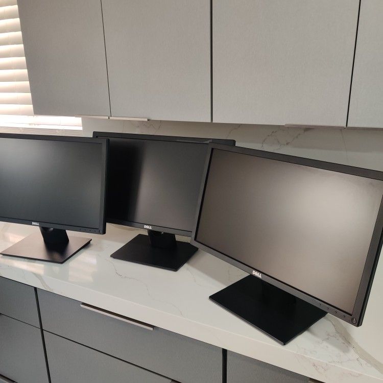 3x Dell 22 monitor- E2216HV -FHD 1080P