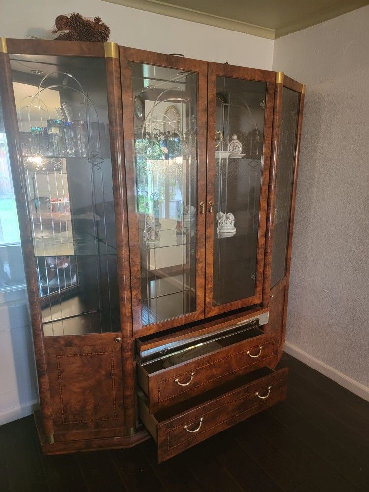 China Cabinet / Hutch, Solid Wood With Glass Panels. Comes Apart In 3 Pieces