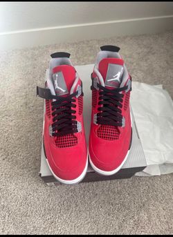JORDAN 4 RETRO 9.5 MEN BRAND NEW