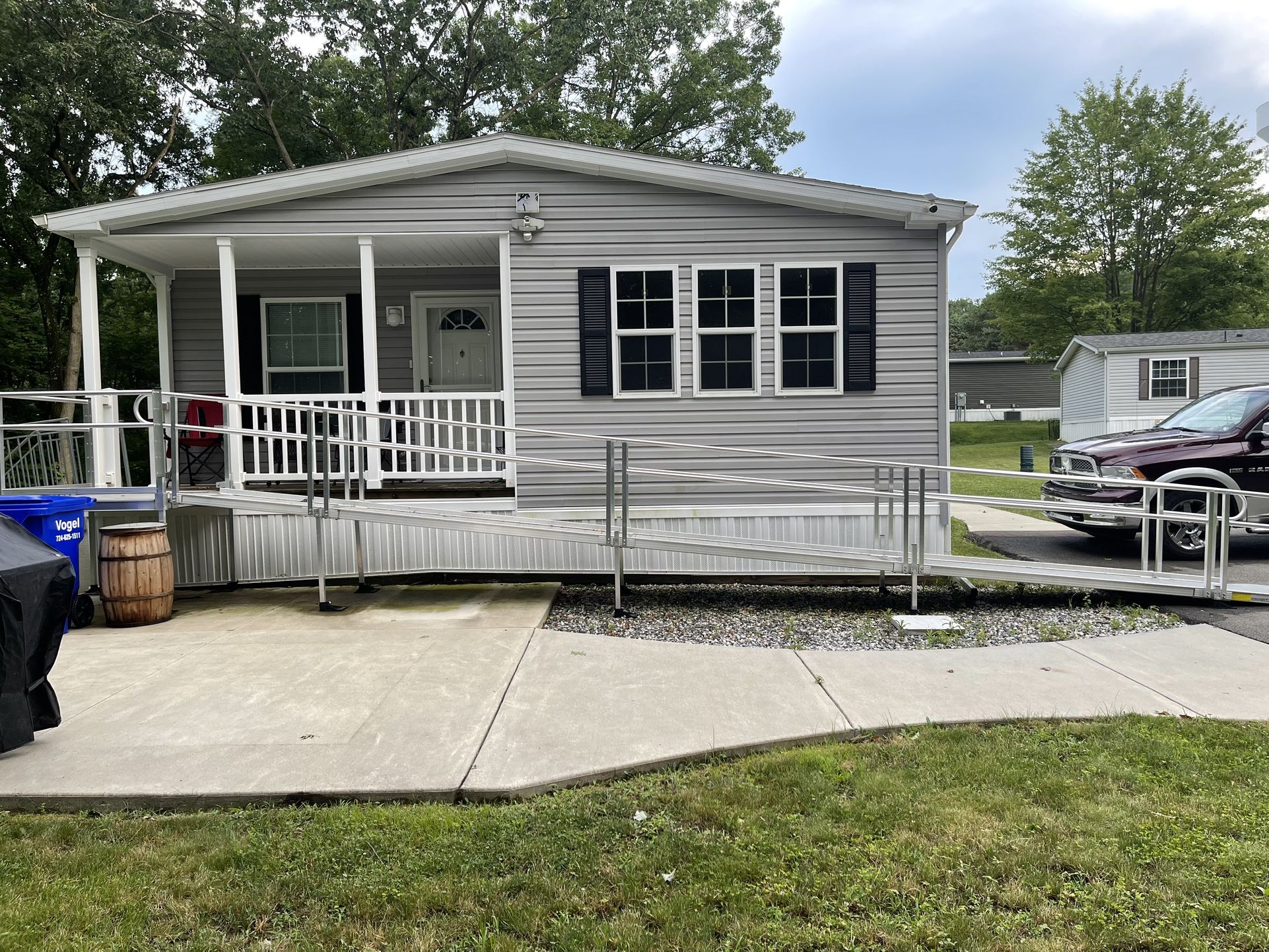35’ L x 3' W EZ-ACCESS® PATHWAY Straight Aluminum Wheelchair Ramp With 4' Top Platform 