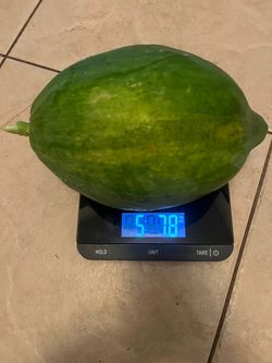 Fresh Whole Papayas