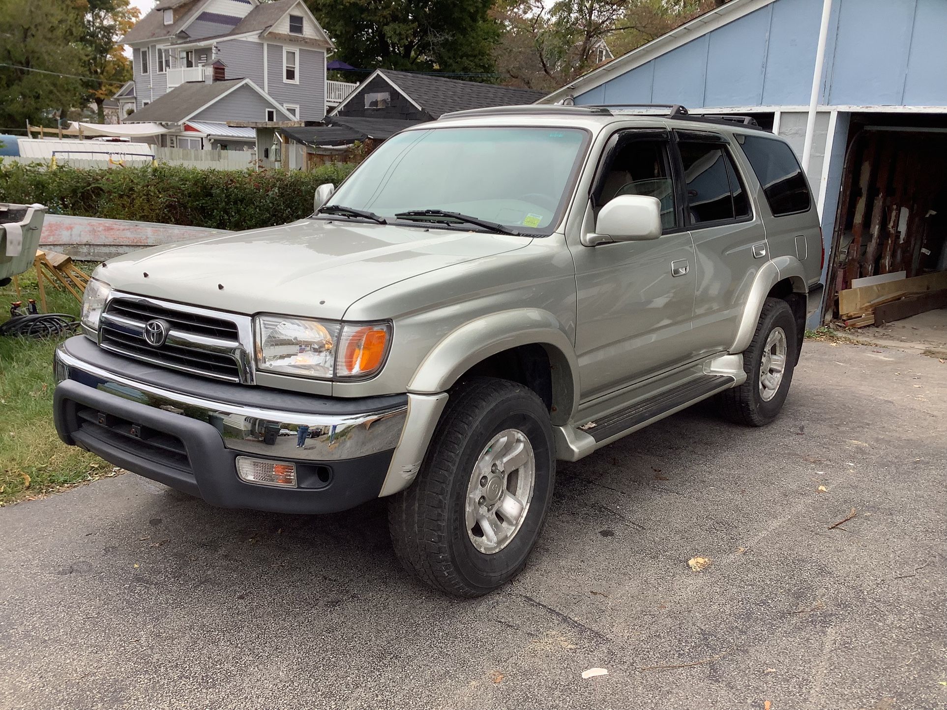 2000 Toyota Silver 4Runner 5 Speed