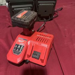Milwaukee M18 & M12 Multi-Voltage Rapid Charger 