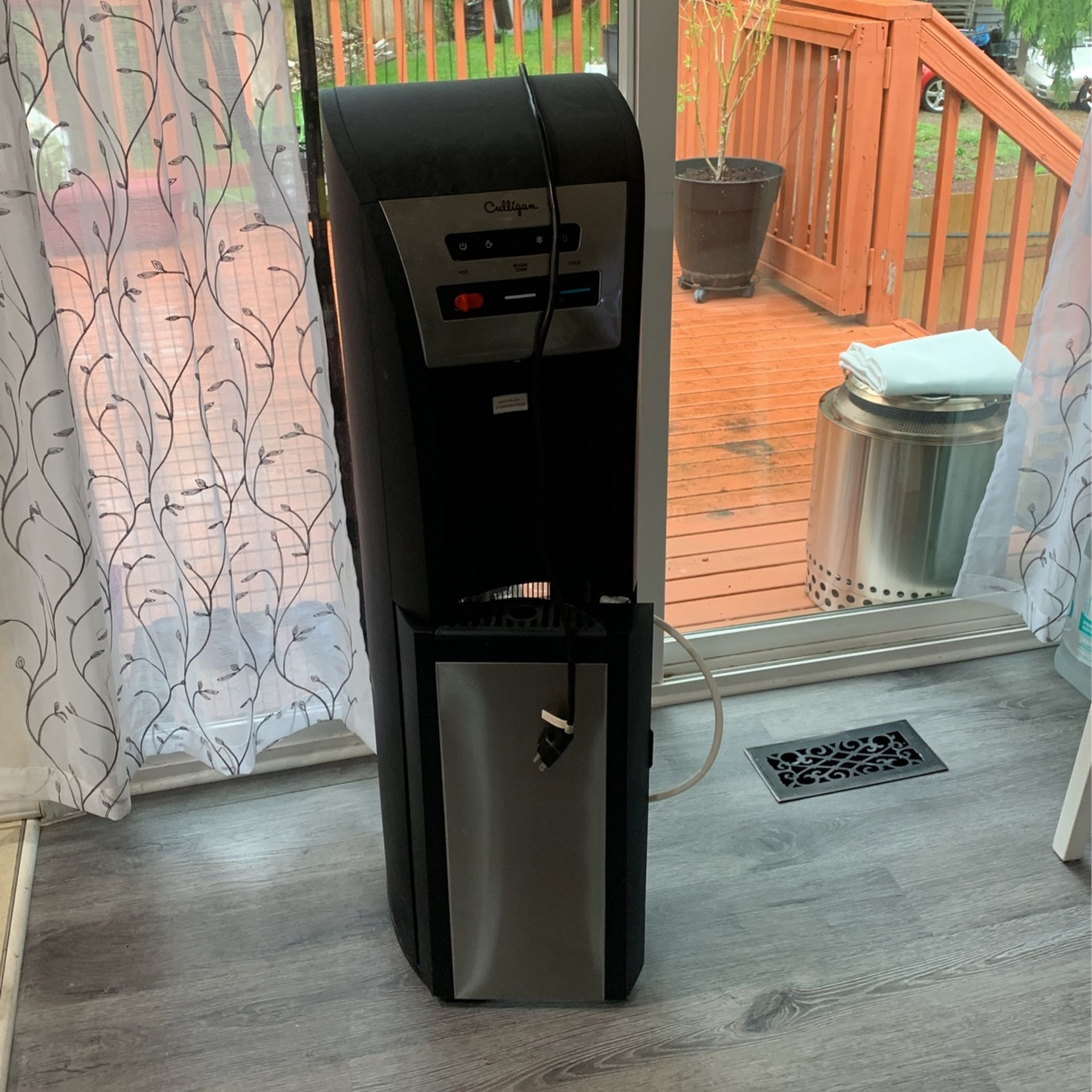 Hot Water Dispenser