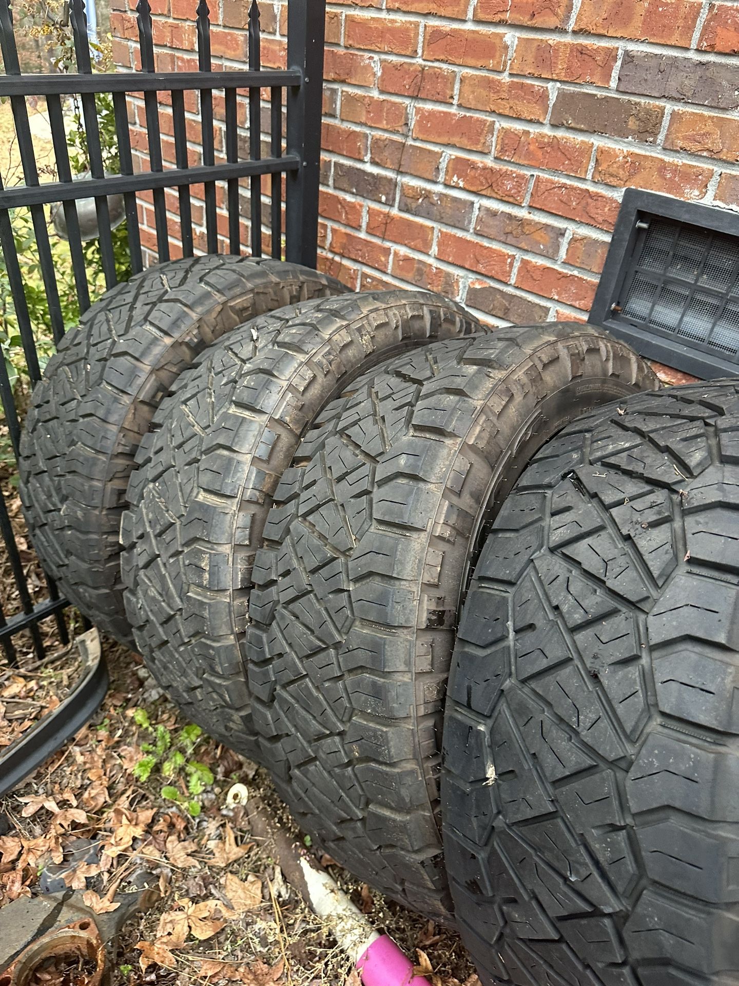 Nitto Ridge Grapplers 33x11.50 R20LT