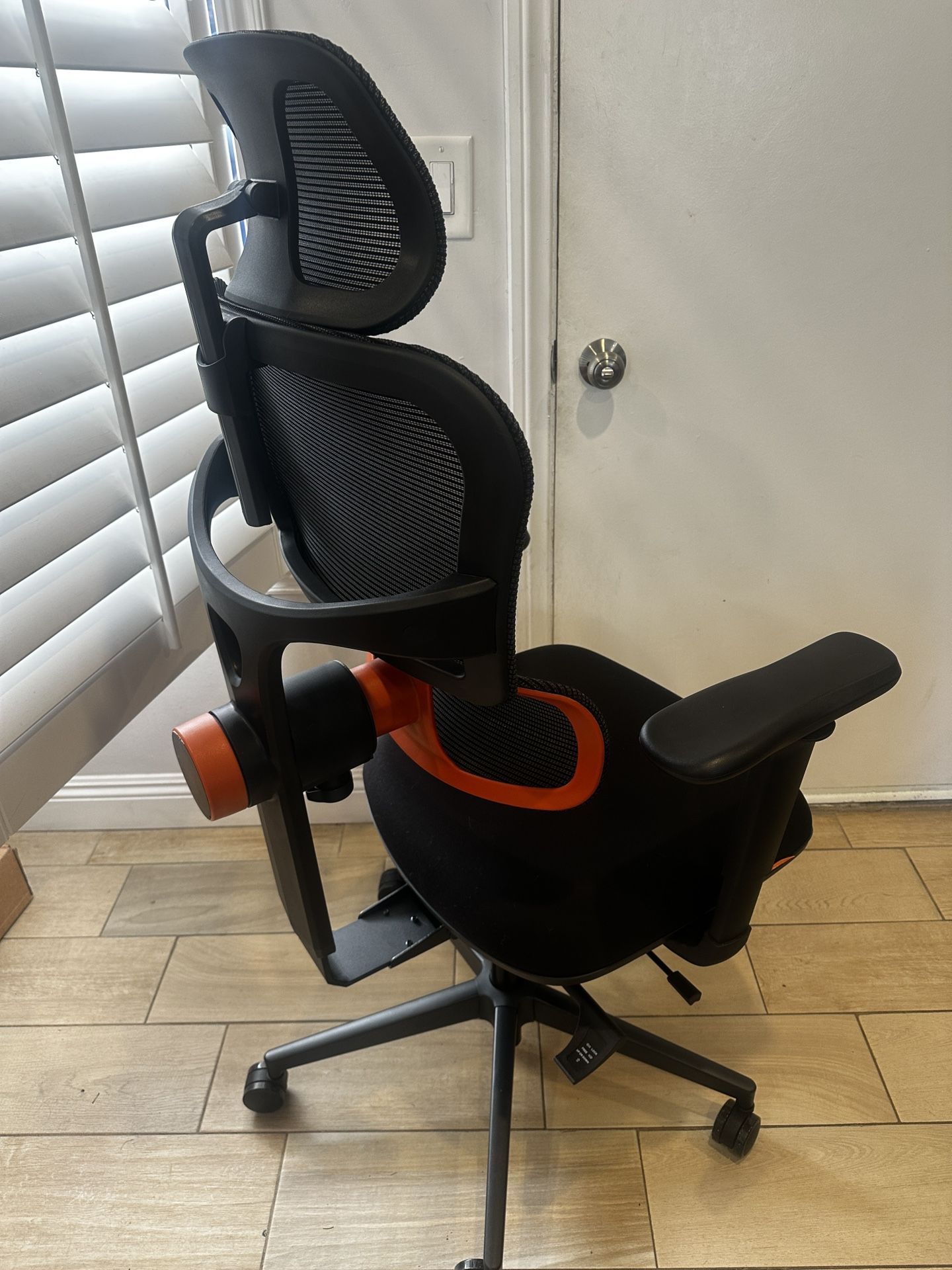 Premium Ergonomic Office Chair (Newtral Retails $450) – NEW (built yesterday)