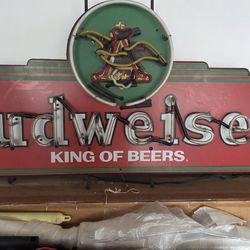 Old school Bodweiser neon..  light is broken