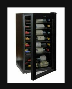 Wine Chiller Refrigerator/ Wine Enthusiast Vino View 36 Bottles