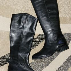 Great Deal 👍$40.00  new Black leather Boots 👌 
