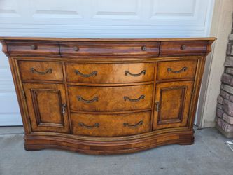 Dresser