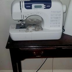 Brother CS6000I Computerized Sewing Machine W/ Case And Table.  Mint Condition. Pre-owned